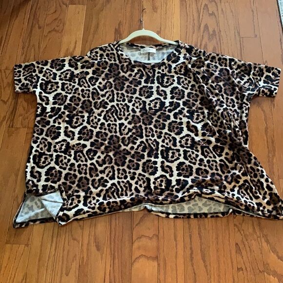 Rae Mode Size small oversized animal print top - Picture 3 of 6